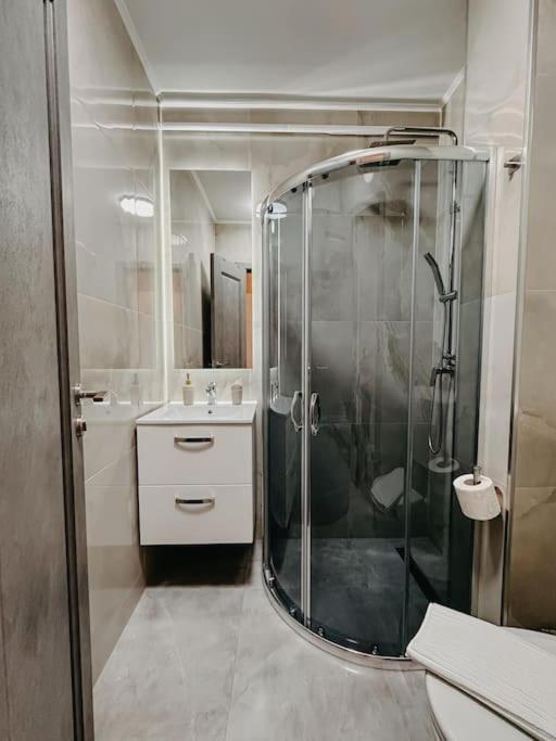 Agoll Victoria - Self Checkin Lägenhet Resita Exteriör bild
